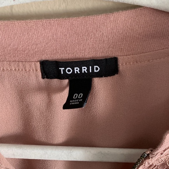 Torrid Dusty Pink Lace Bomber Jacket Size 00 (M10) - Picture 5 of 8